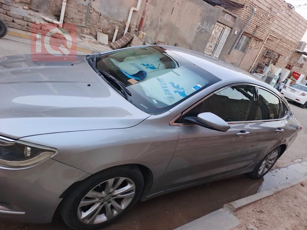 كرايسلر 200